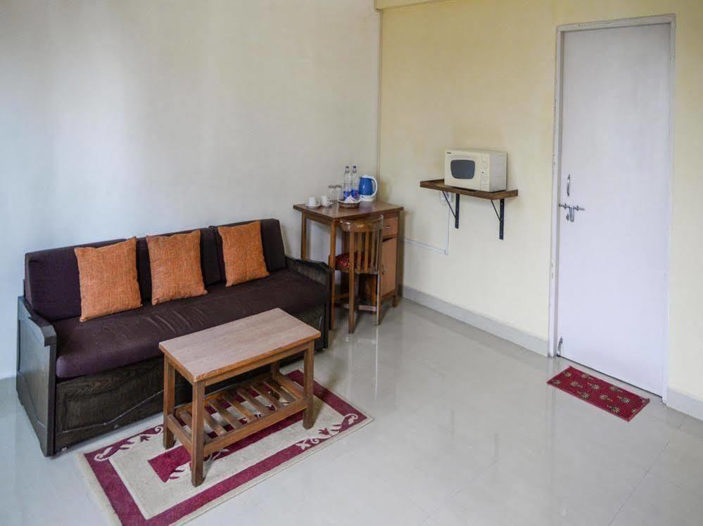 Oyo Apartments Vagator Beach Road Exterior photo