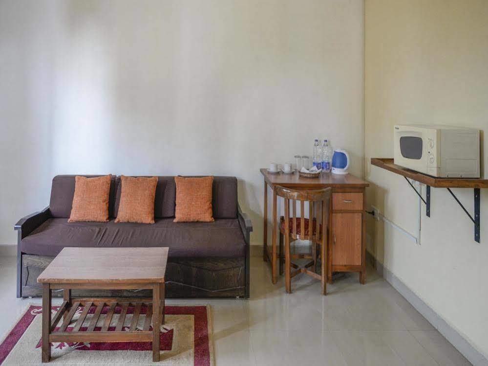 Oyo Apartments Vagator Beach Road Exterior photo